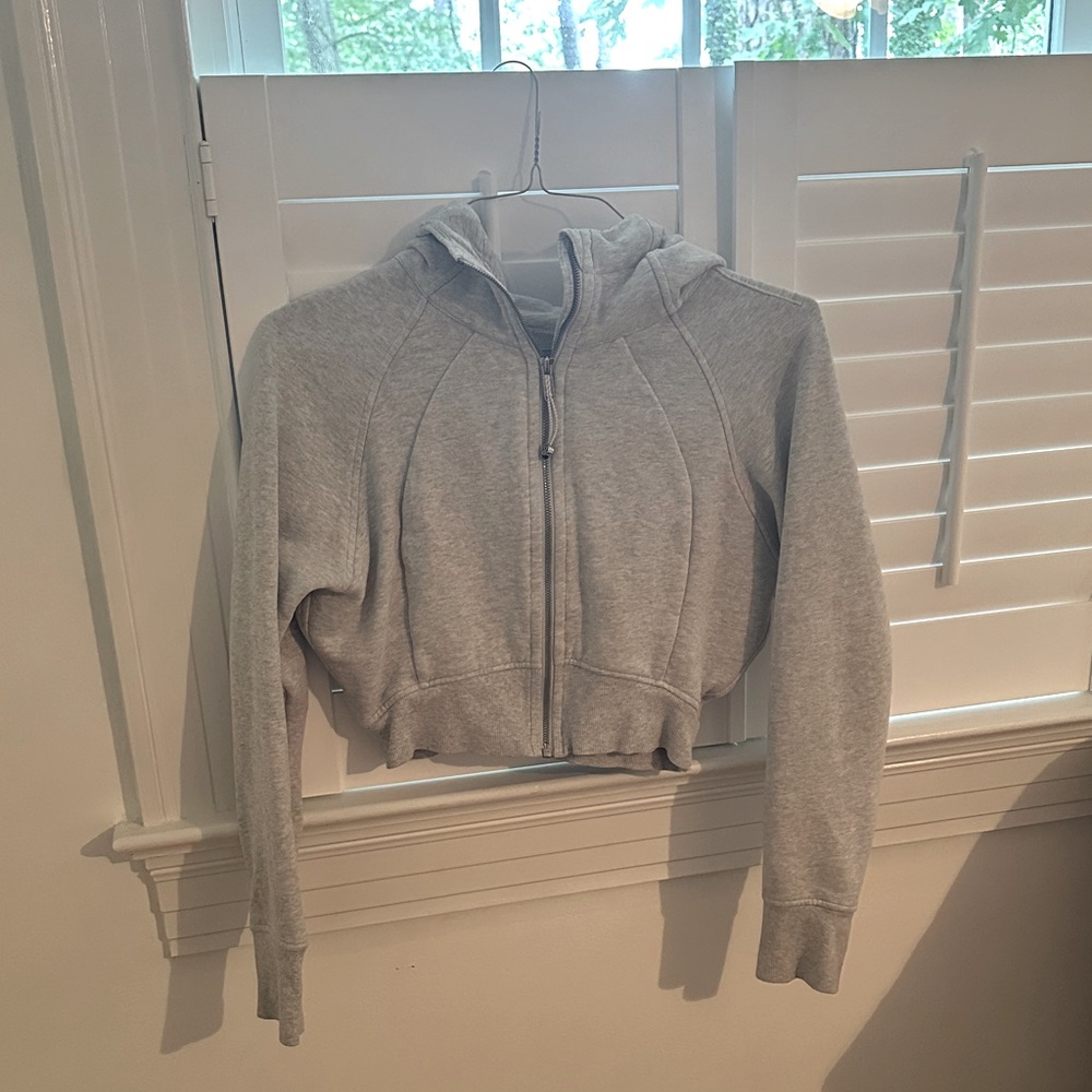 Lululemon Gray Zip Up Cropped Scuba